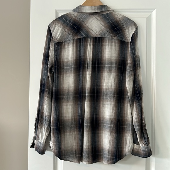 Lucky Brand Plaid Button Front Blouse w Patch Pockets, Navy Taupe White - Picture 5 of 8